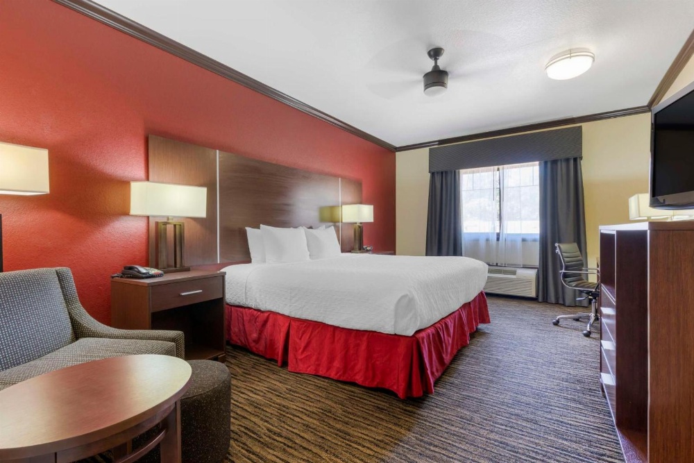 Best Western Plus Classic Inn and Suites Main image