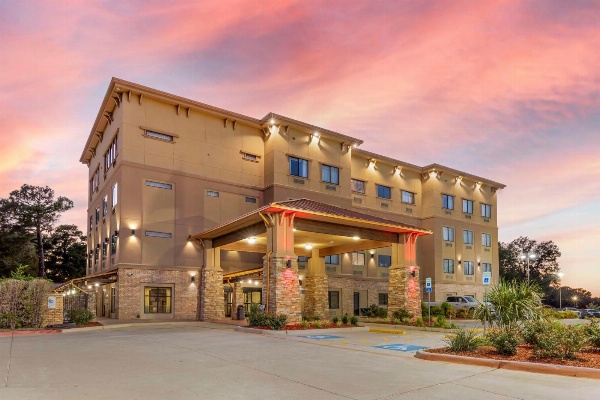 Best Western Plus Classic Inn and Suites image 1
