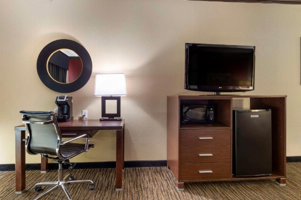 Best Western Plus Classic Inn and Suites image 25