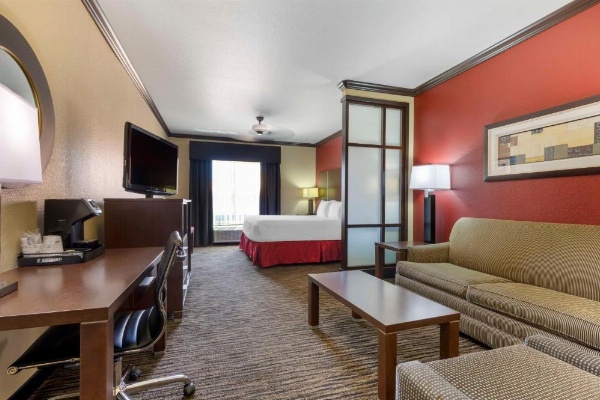 Best Western Plus Classic Inn and Suites image 51
